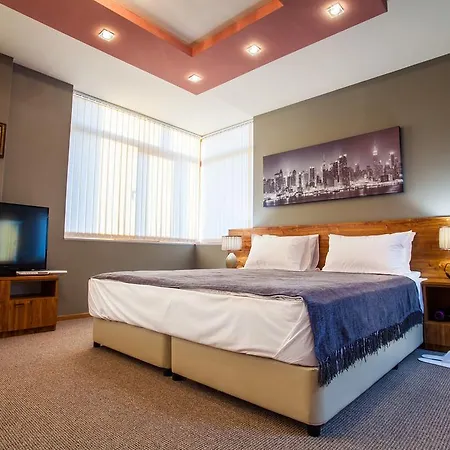 Panorama Top Floor In Tundzha Guest house 3*