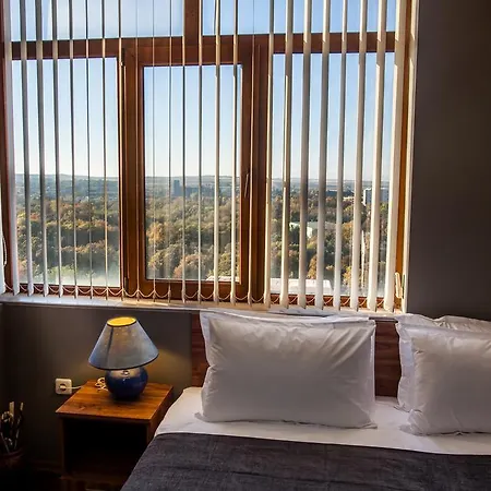 Panorama Top Floor In Tundzha Guest house 3*